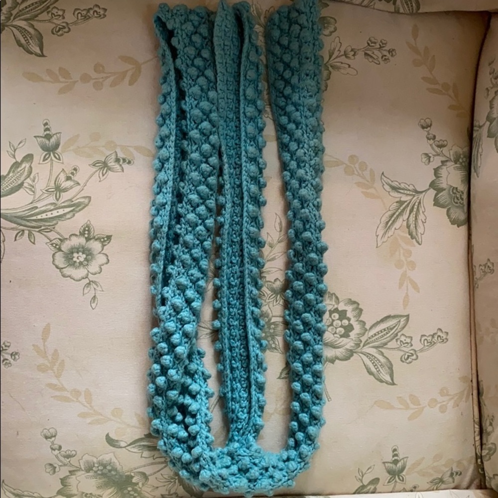 Beautiful Blue/Green Popcorn Knit scarf